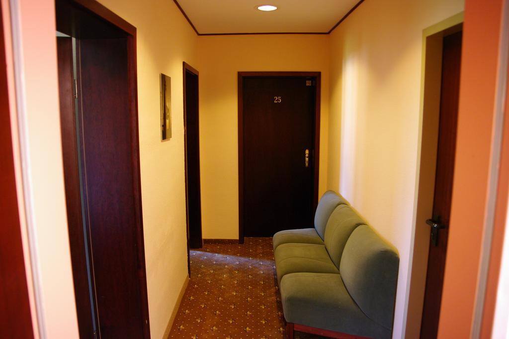 Landhotel Goldener Loewe Mit Pension Am Taurastein Burgstadt Extérieur photo