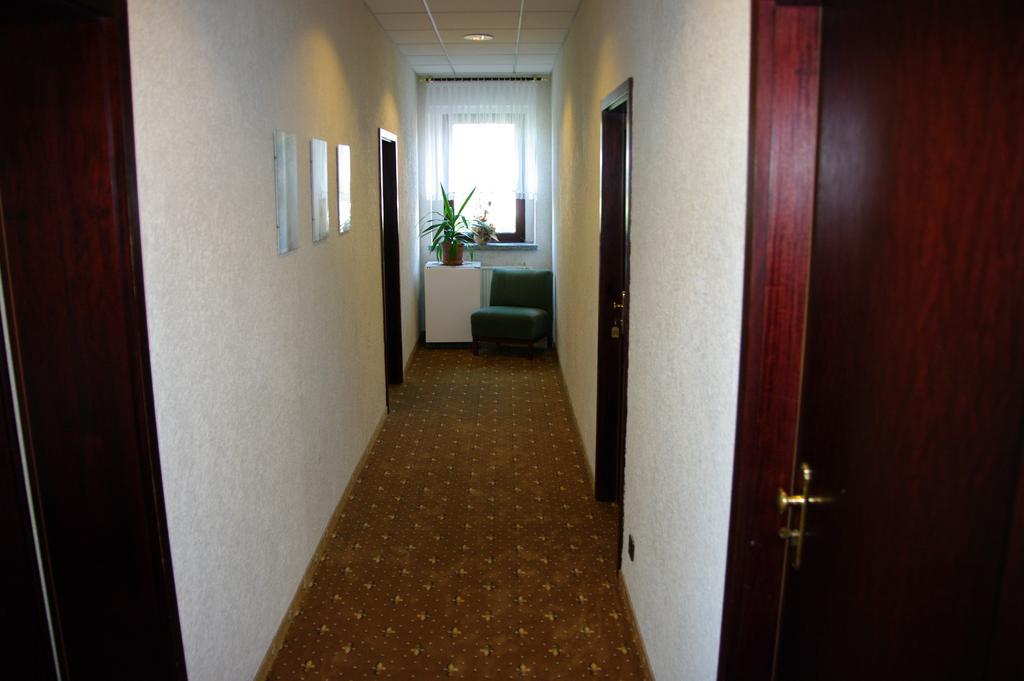 Landhotel Goldener Loewe Mit Pension Am Taurastein Burgstadt Extérieur photo