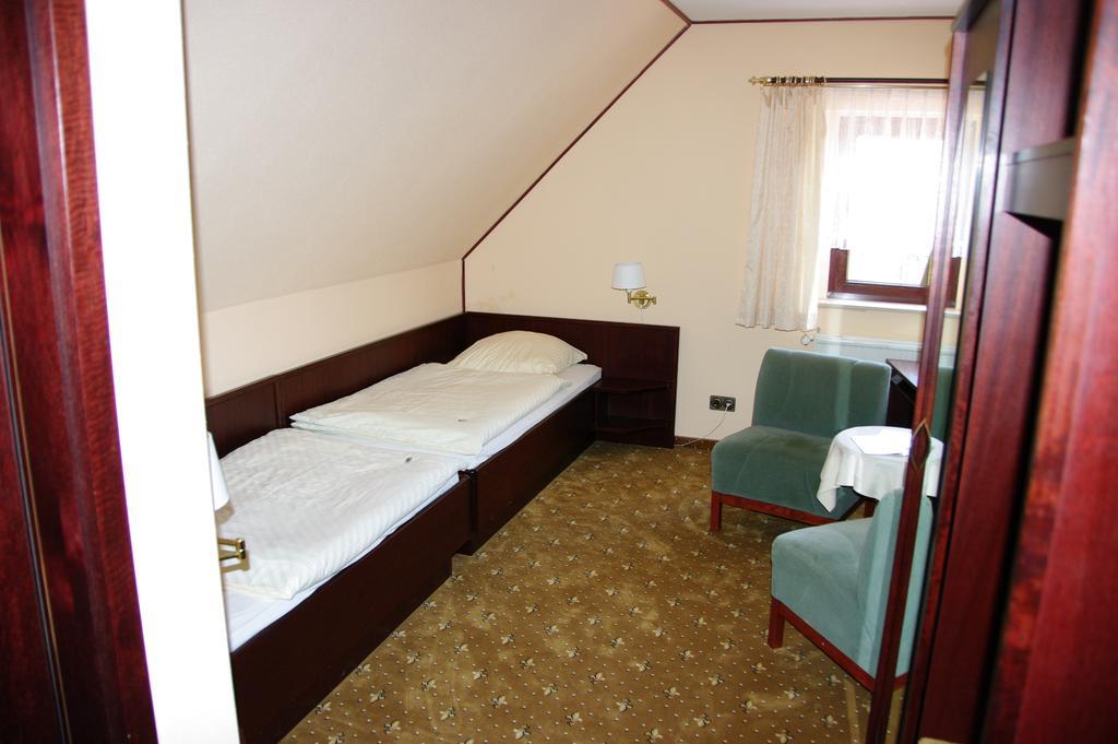 Landhotel Goldener Loewe Mit Pension Am Taurastein Burgstadt Extérieur photo