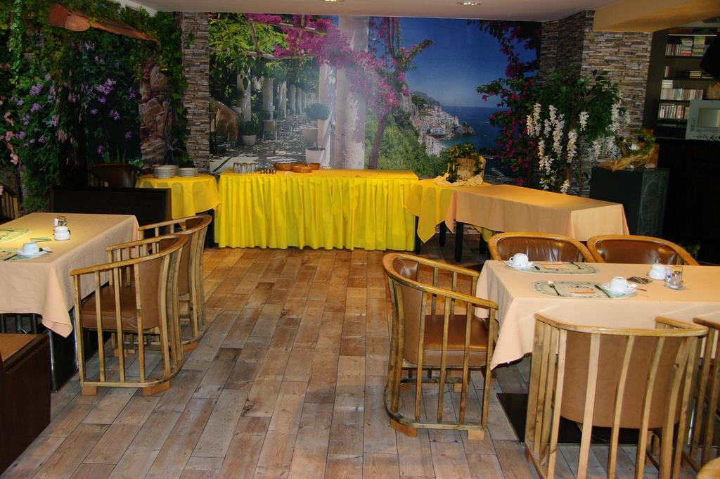 Landhotel Goldener Loewe Mit Pension Am Taurastein Burgstadt Extérieur photo
