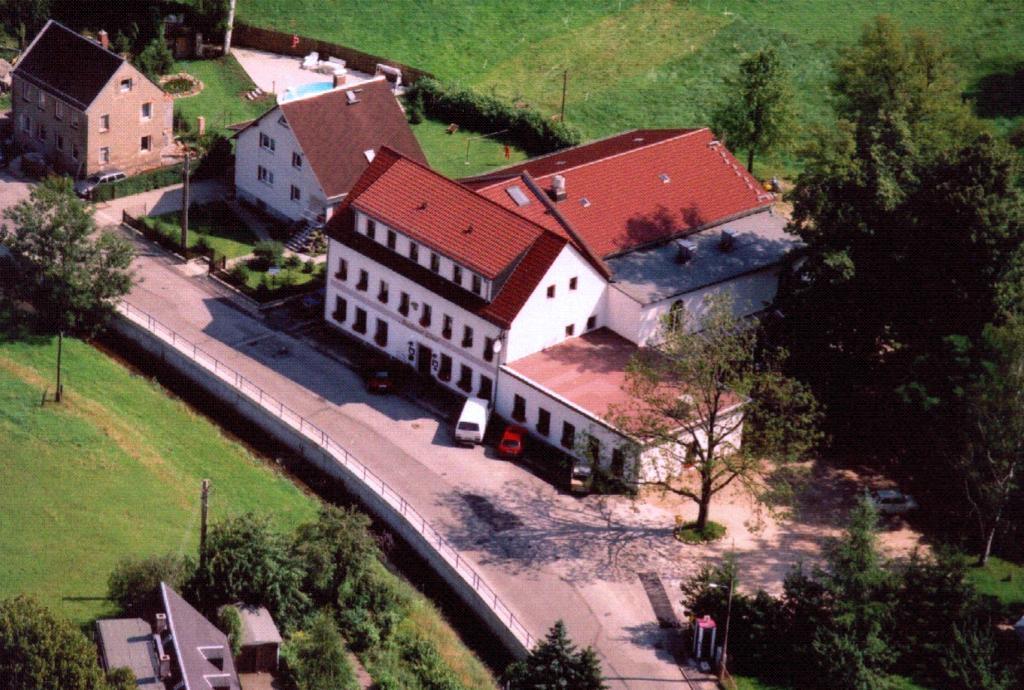 Landhotel Goldener Loewe Mit Pension Am Taurastein Burgstadt Extérieur photo